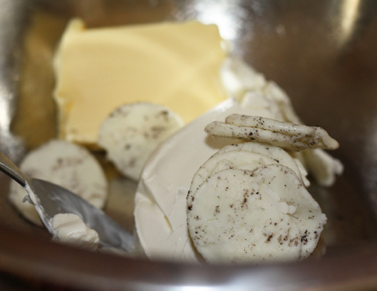 Oreo Cream Cheese Icing