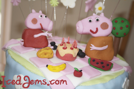 Peppa Pig Picnic Cake