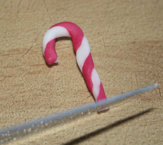 How to make a fondant candy cane